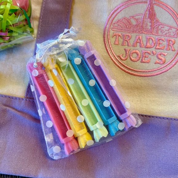 Bath and Body Works Trader Joe’s Peeps Gift Bag Set - Picture 5 of 7